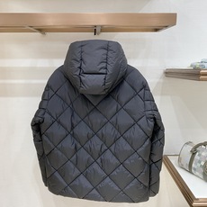Moncler-盟可睐 2026FW秋冬新款男士菱格连帽轻薄羽绒服 90新国标白鸭绒填充,高密防钻绒尼龙面料,原版五金拉 Moncler-盟可睐 2026FW秋冬新款男士菱格连帽轻薄羽绒服 90新国标白鸭绒填充,高密防钻绒尼龙面料,原版五金拉