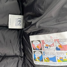 Moncler 盟可睐(蒙口)2026FW秋冬专柜最新款袖袋徽章连帽短款羽绒服 全套原版五金辅料,按扣、品牌拉链、帽绳金 Moncler 盟可睐(蒙口)2026FW秋冬专柜最新款袖袋徽章连帽短款羽绒服 全套原版五金辅料,按扣、品牌拉链、帽绳金