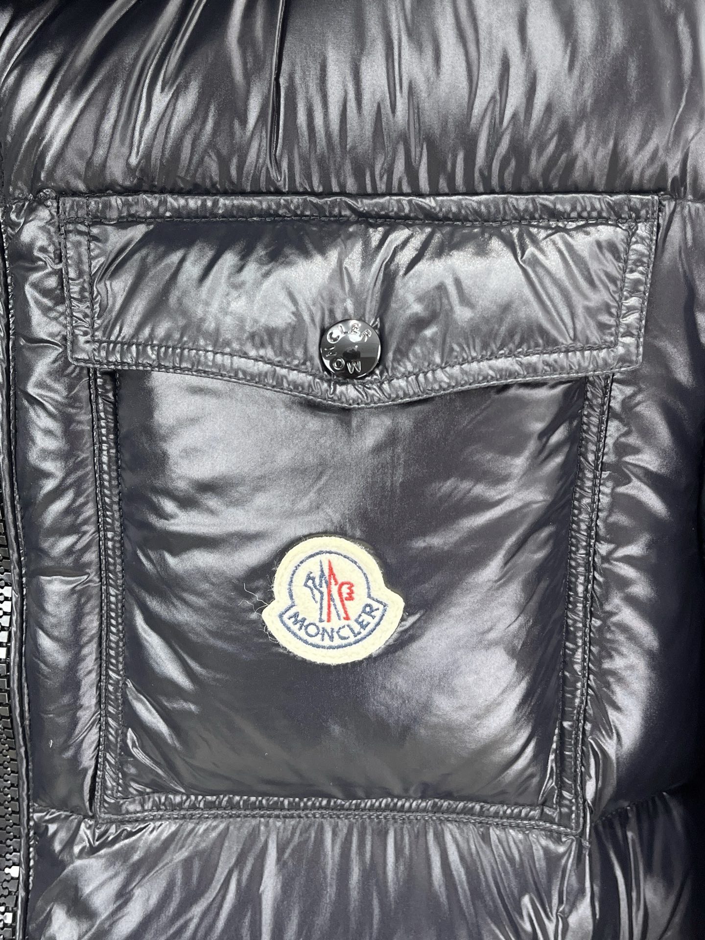 Moncler 盟可睐（蒙口）2026FW秋冬新款彩虹条可拆卸连帽羽绒服 全套原版五金辅料，拉链、按扣、袖口调节扣全部对