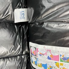 Moncler 盟可睐(蒙口)2026FW秋冬专柜最新款袖袋徽章连帽短款羽绒服 全套原版五金辅料,按扣、品牌拉链、帽绳金 Moncler 盟可睐(蒙口)2026FW秋冬专柜最新款袖袋徽章连帽短款羽绒服 全套原版五金辅料,按扣、品牌拉链、帽绳金