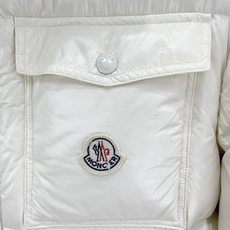 Moncler 盟可睐(蒙口)2026FW秋冬新款彩虹条可拆卸连帽羽绒服 全套原版五金辅料,拉链、按扣、袖口调节扣全部对 Moncler 盟可睐(蒙口)2026FW秋冬新款彩虹条可拆卸连帽羽绒服 全套原版五金辅料,拉链、按扣、袖口调节扣全部对