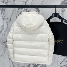 Moncler 盟可睐2026FW秋冬新款Maya经典亮面玛雅可拆卸连帽羽绒服 全套原版五金辅料,拉链、金属按扣、袖臂圆 Moncler 盟可睐2026FW秋冬新款Maya经典亮面玛雅可拆卸连帽羽绒服 全套原版五金辅料,拉链、金属按扣、袖臂圆