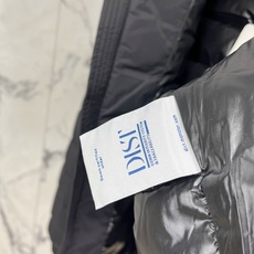 Moncler-盟可睐 2026FW秋冬新款男士连帽轻薄羽绒服 90新国标白鸭绒填充,高密防钻绒尼龙面料,原版开模五金, Moncler-盟可睐 2026FW秋冬新款男士连帽轻薄羽绒服 90新国标白鸭绒填充,高密防钻绒尼龙面料,原版开模五金,