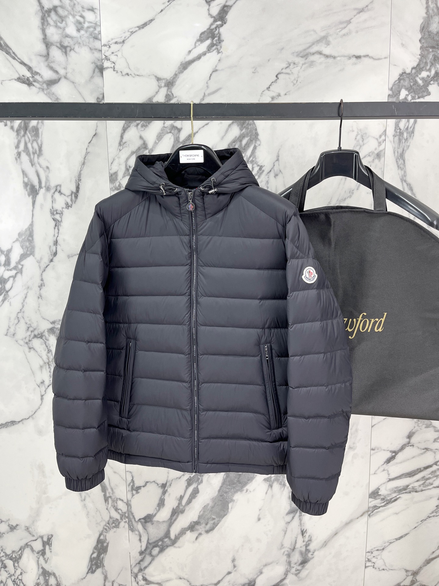 Moncler-盟可睐 2026FW秋冬新款男士连帽轻薄羽绒服 90新国标白鸭绒填充，高密防钻绒尼龙面料，原版开模五金，