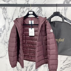 Moncler-盟可睐 2026FW秋冬新款男士连帽轻薄羽绒服 90新国标白鸭绒填充,高密防钻绒尼龙面料,原版开模五金, Moncler-盟可睐 2026FW秋冬新款男士连帽轻薄羽绒服 90新国标白鸭绒填充,高密防钻绒尼龙面料,原版开模五金,