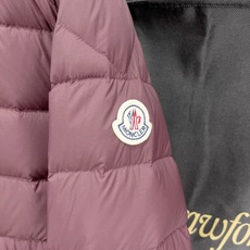 Moncler-盟可睐 2026FW秋冬新款男士连帽轻薄羽绒服 90新国标白鸭绒填充,高密防钻绒尼龙面料,原版开模五金, Moncler-盟可睐 2026FW秋冬新款男士连帽轻薄羽绒服 90新国标白鸭绒填充,高密防钻绒尼龙面料,原版开模五金,