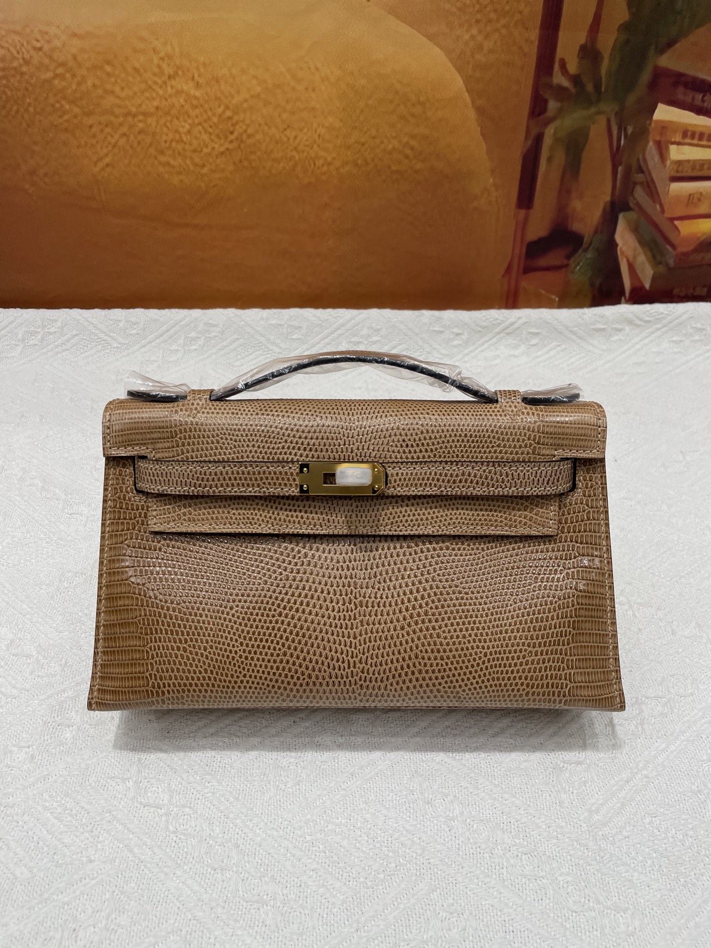 NO:851639,Lizard skin first generation milk tea color gold buckle in stock, Hermes, hermes, Hermes,19860909蜥蜴皮一代奶茶色金扣现货,爱马仕,hermes,Hermes,,Bag