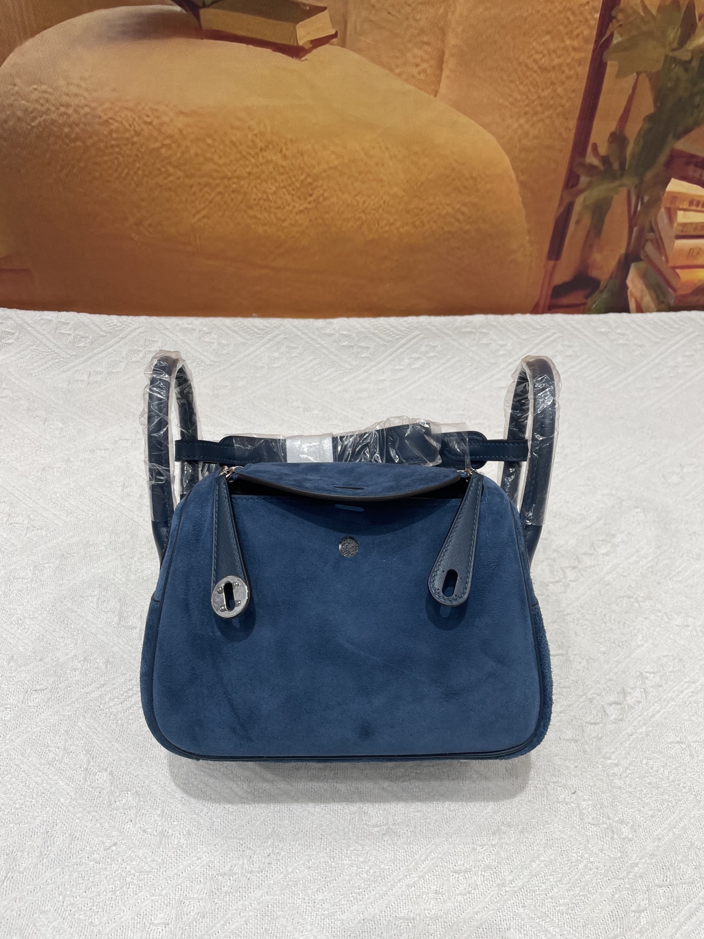 NO:700283,Suede mini Lindy blue silver buckle in stock,Hermes,hermes,chamois leather,Hermes,19860909麂皮迷你琳迪蓝色银扣现货,爱马仕,hermes,chamois leather,Hermes,,Bag