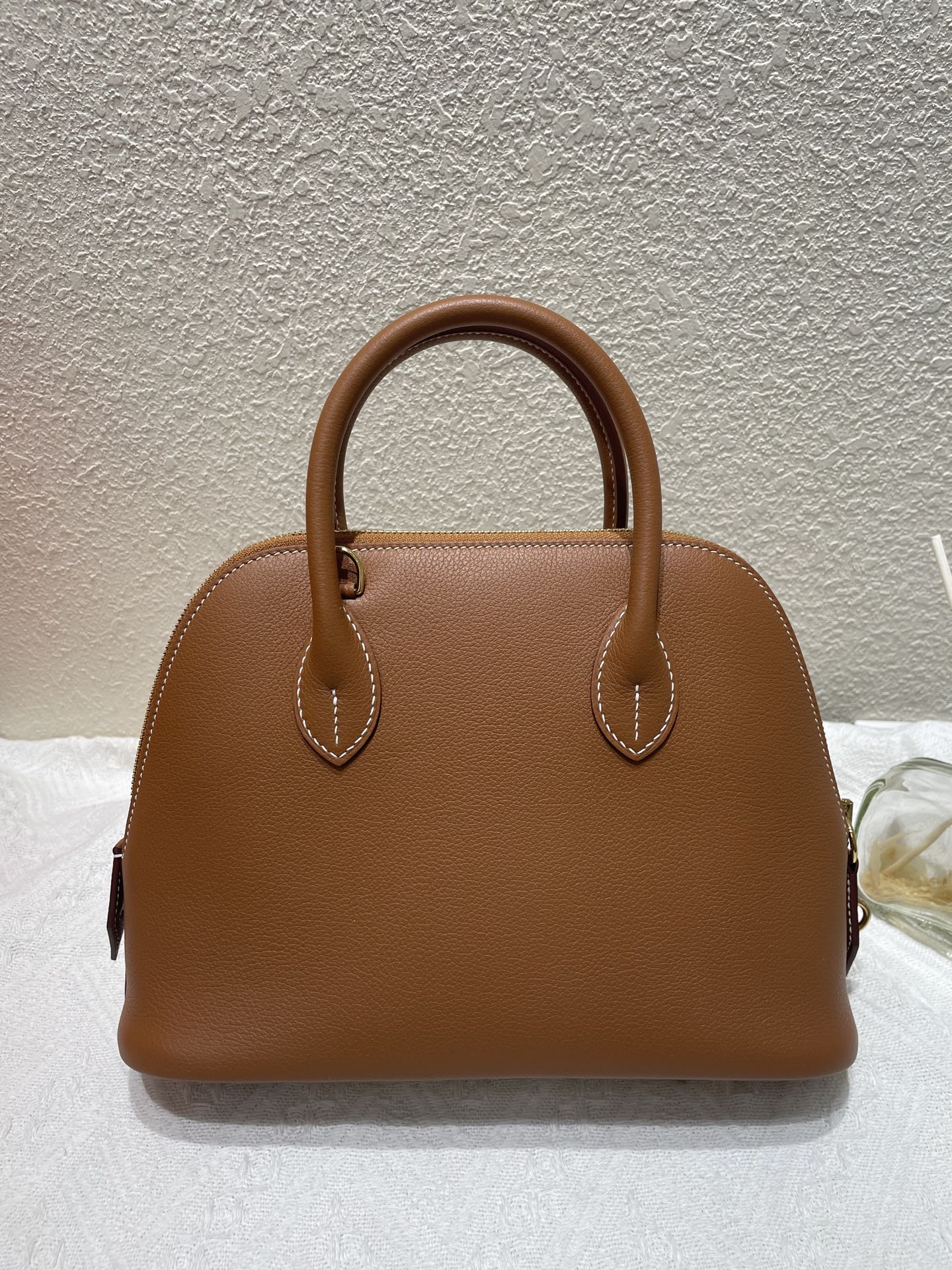 NO:919531,Bolide bowling ball 25cm, original imported Evercolor leather [golden brown] gold buckle, counter synchronization, handmade wax thread sewing, pure steel hardware, in stock, Hermes, Hermes,19860909Bolide 保龄球 25cm 原厂进口Evercolor皮【金棕】金扣 专柜同步 手工蜡线缝制 纯钢五金 现货,爱马仕,hermes,Hermes,,Bag