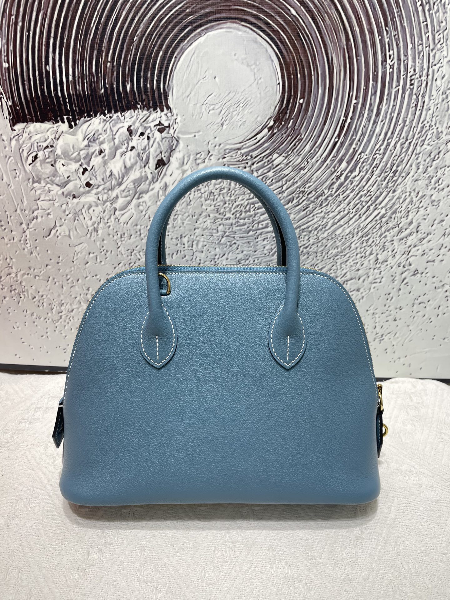 NO:919490,Bolide bowling ball 25cm, original imported Evercolor leather [denim blue] gold buckle, counter synchronization, handmade wax thread sewing, pure steel hardware, in stock, Hermes, Hermes,19860909Bolide 保龄球 25cm 原厂进口Evercolor皮【牛仔蓝】金扣 专柜同步 手工蜡线缝制 纯钢五金 现货,爱马仕,hermes,Hermes,,Bag
