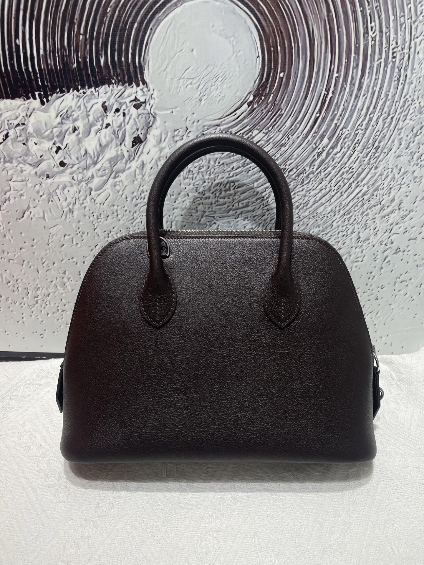 NO:919457,Bolide bowling ball 25cm, original imported Evercolor leather [ebony color] silver buckle, counter synchronization, handmade wax thread sewing, pure steel hardware, in stock, Hermes, Hermes,19860909Bolide 保龄球 25cm 原厂进口Evercolor皮【乌木色】银扣 专柜同步 手工蜡线缝制 纯钢五金 现货,爱马仕,hermes,Hermes,,Bag