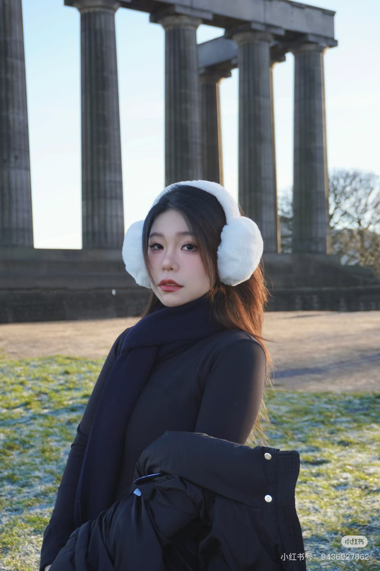 The earmuffs and hats are particularly eye-catching and make your face - Hat 2