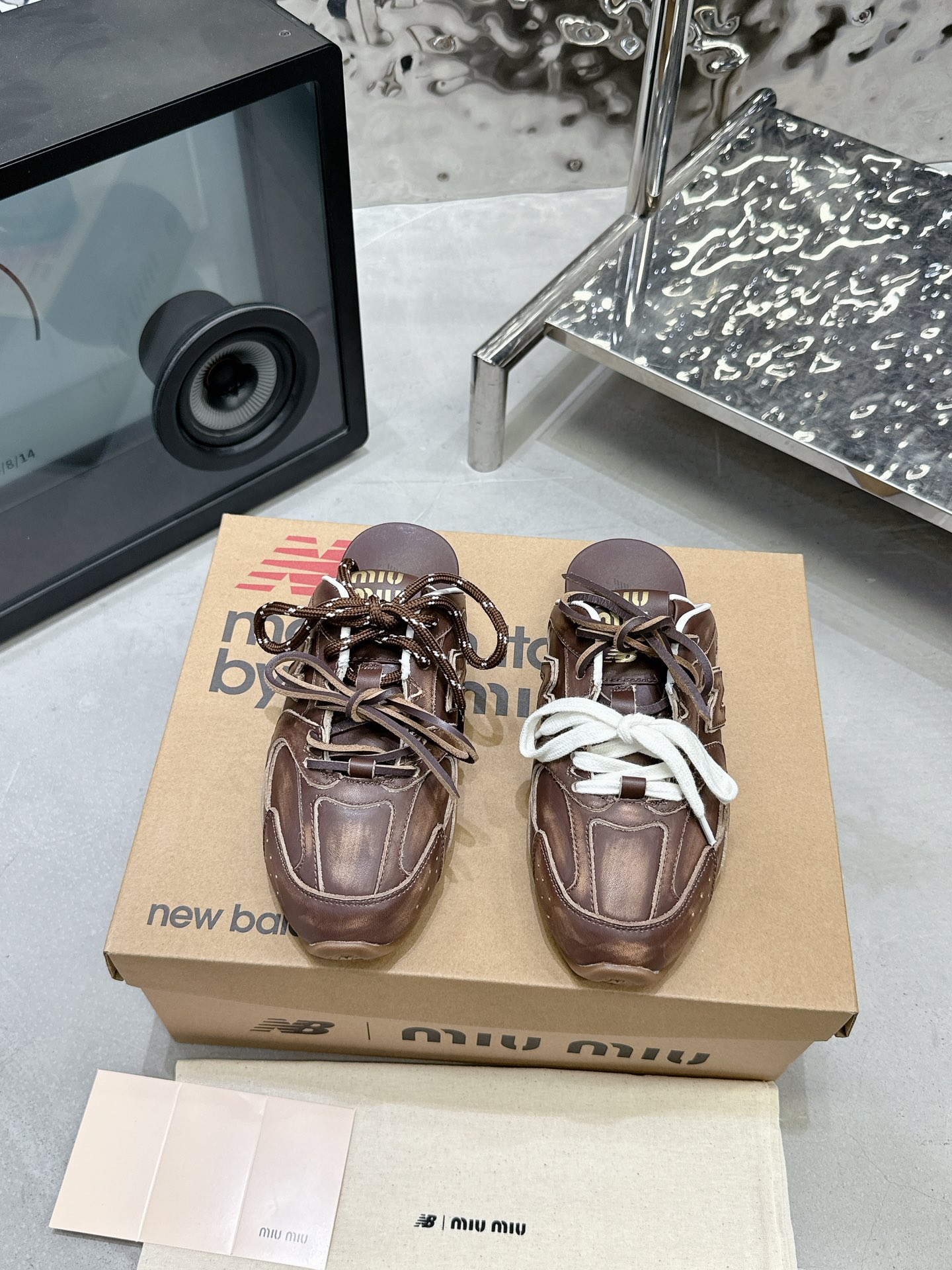 NO:693086,Brown leather slippers, casual shoes/sneakers and half slippers, sneakers, slippers19860909棕擦色皮 拖鞋,休闲鞋/运动鞋半拖,sneakers,slippers,Women's Shoes