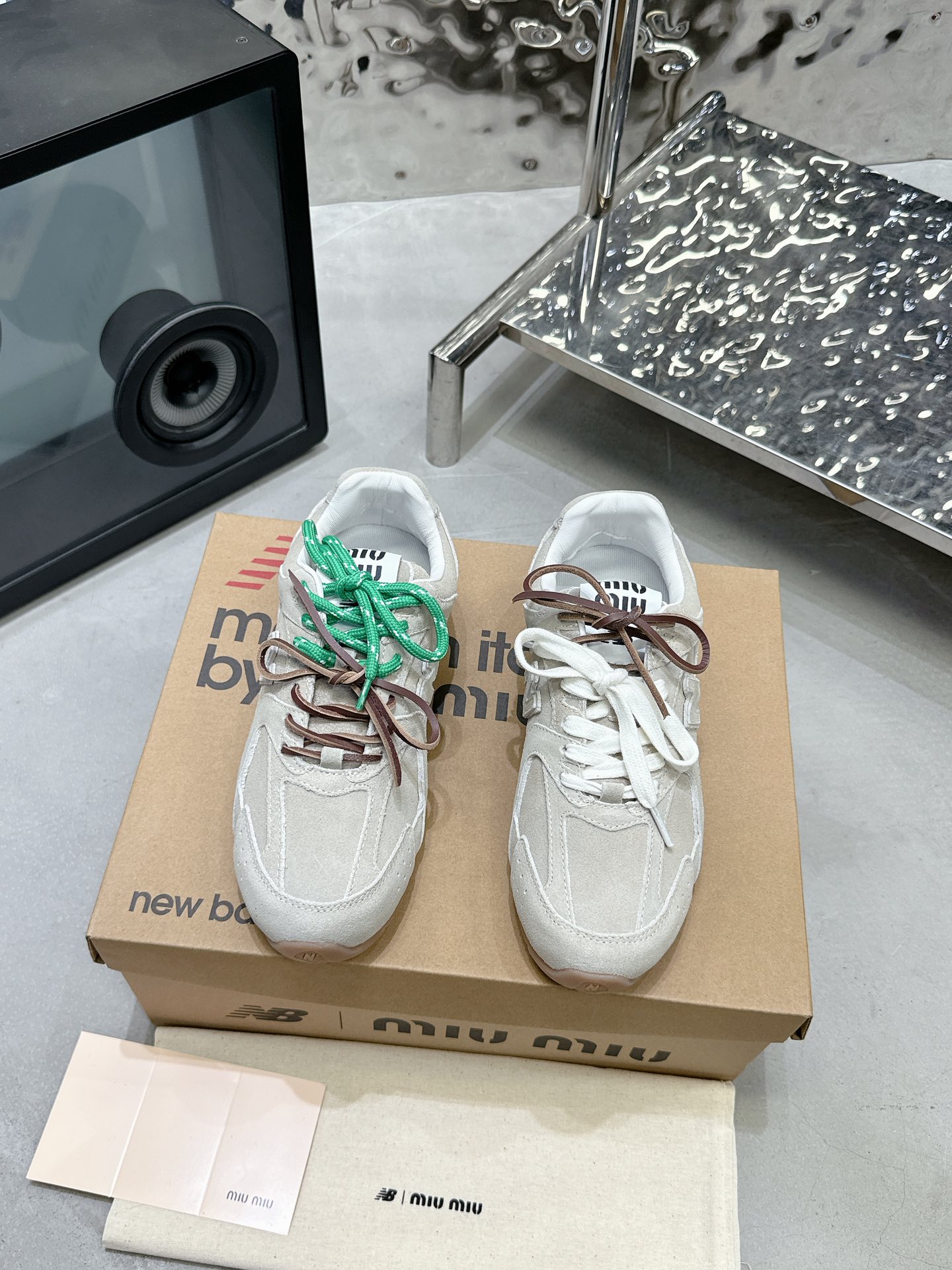 NO:693099,Milk tea gray cow shoes, casual shoes/sneakers and half slippers, sneakers19860909奶茶灰牛猄 单鞋,休闲鞋/运动鞋半拖,sneakers,Women's Shoes