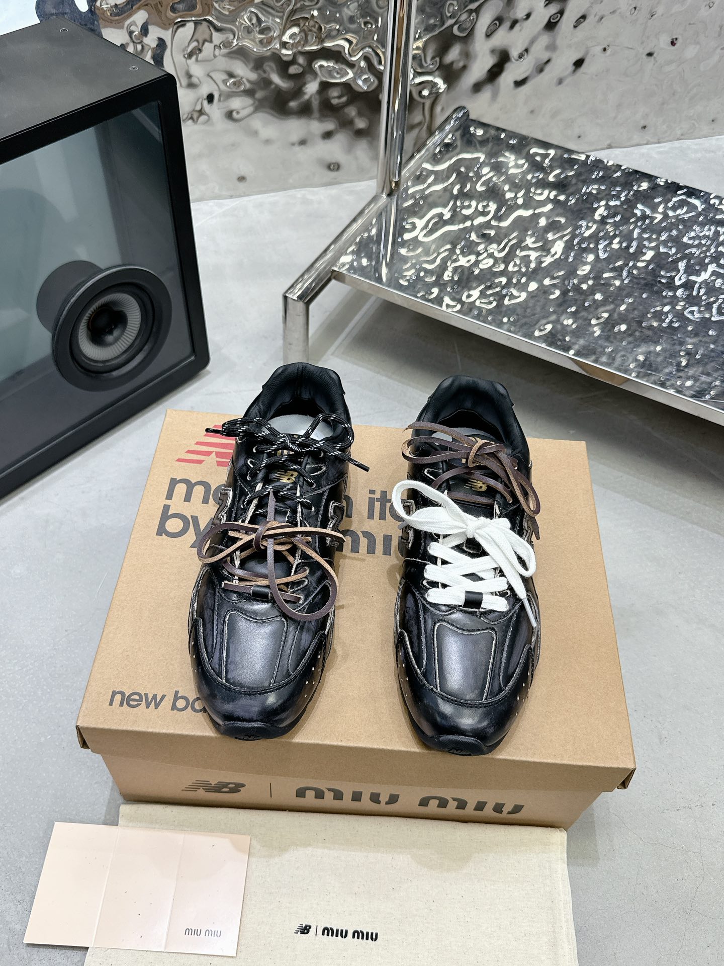 NO:693080,Black polished cowhide shoes, casual shoes/sneakers and half slippers, sneakers, cowhide19860909黑擦色 牛皮 单鞋,休闲鞋/运动鞋半拖,sneakers,cowhide,Women's Shoes