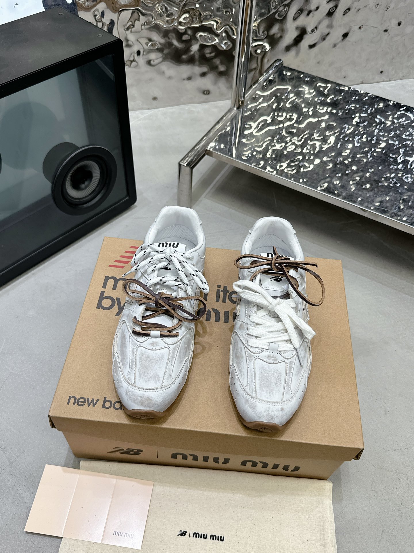 NO:693082,White polished cowhide shoes, casual shoes/sneakers and half slippers, sneakers, cowhide19860909白擦色 牛皮 单鞋,休闲鞋/运动鞋半拖,sneakers,cowhide,Women's Shoes