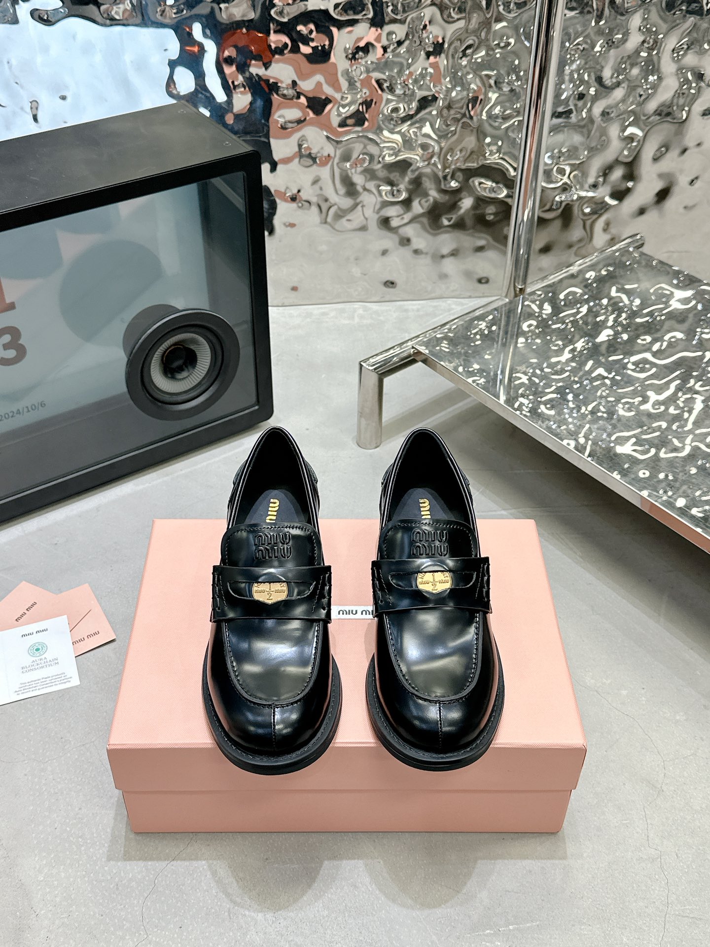 NO:693290,High heels, black open edge beads, fabric: first layer of cowhide, open edge beads, lining: cowhide lining, outsole, original molded outsole, size 35-40 (customized for 40), price, extremely cost-effective, no bargaining., loafers, loafers, cowhide19860909高跟 黑开边珠 面料: 头层牛皮、开边珠 內里: 牛皮里 大底原版开模大底 码数35-40（40定做） 价格 极致性价比,不议价.,乐福鞋,loafers,cowhide,Women's Shoes