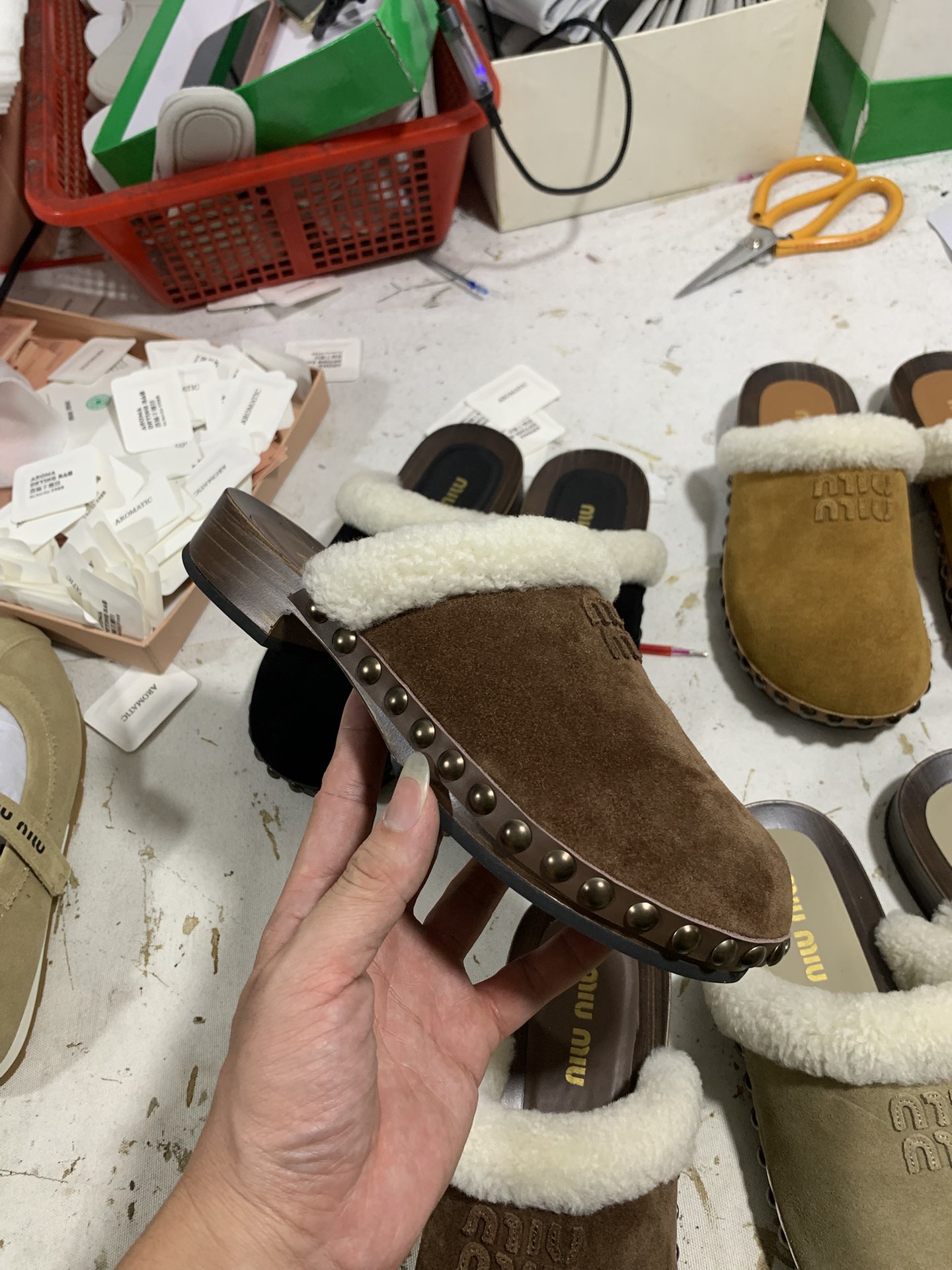 NO:693355,Dark coffee color, detailed real shot appreciation, furry shoes and slippers, slippers19860909深咖色 细节实拍鉴赏,毛毛鞋拖鞋,slippers,Women's Shoes