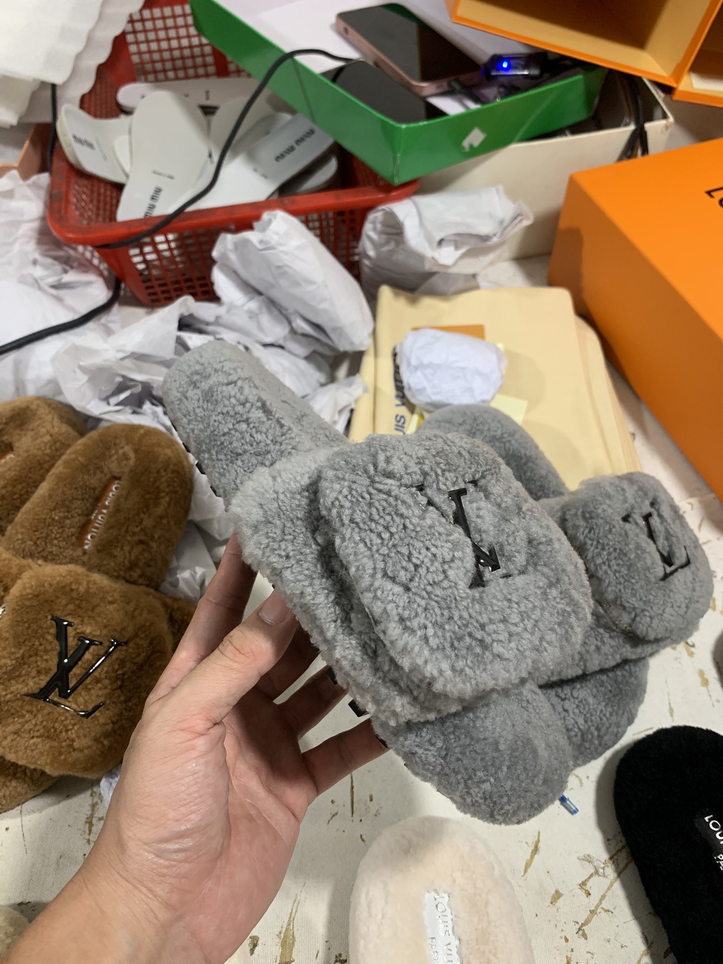 NO:693338,Gray Detailed Real Shot Appreciation Extra Thick Wool, Furry Shoes and Slippers, Slippers19860909灰色 细节实拍鉴赏 超厚羊毛,毛毛鞋拖鞋,slippers,Women's Shoes