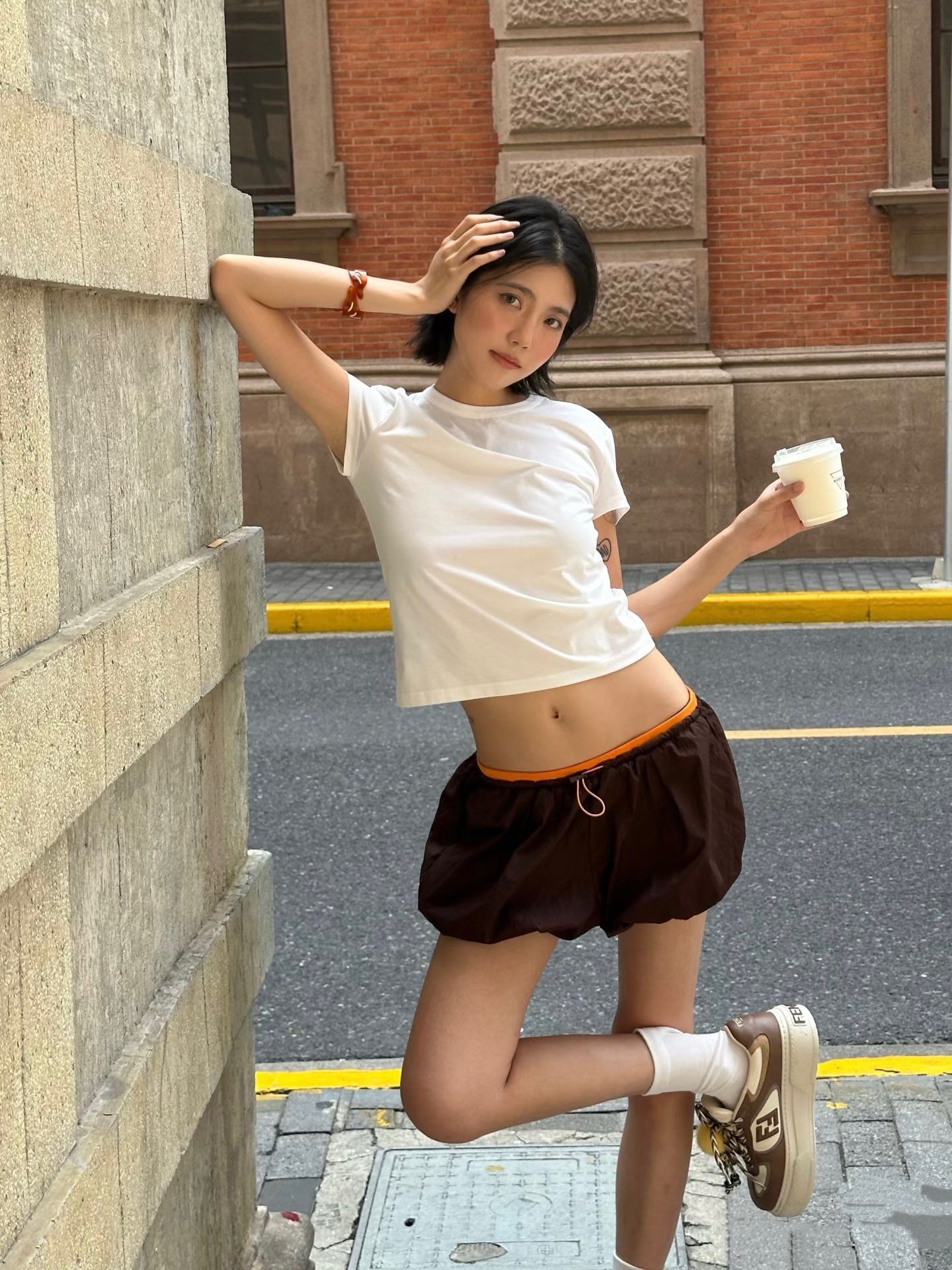 NO:693212,Brown color, upper-foot effect, casual shoes/sports shoes, sneakers19860909咖色 上脚效果,休闲鞋/运动鞋,sneakers,Women's Shoes