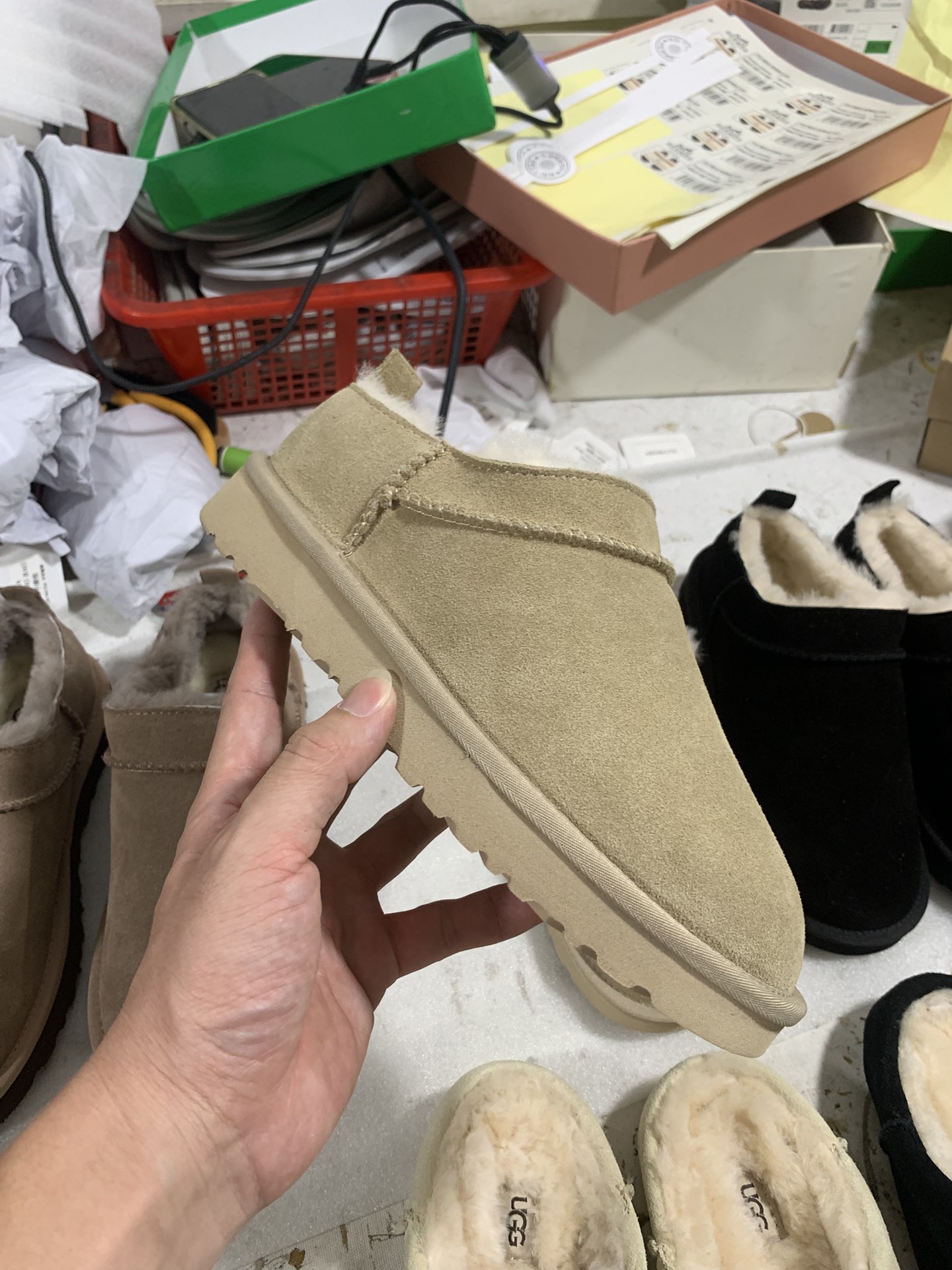 NO:693320,Maroon Detailed Real Shot Appreciation, Semi-Floating Fur Shoes19860909栗色 细节实拍鉴赏,半拖毛毛鞋,Women's Shoes