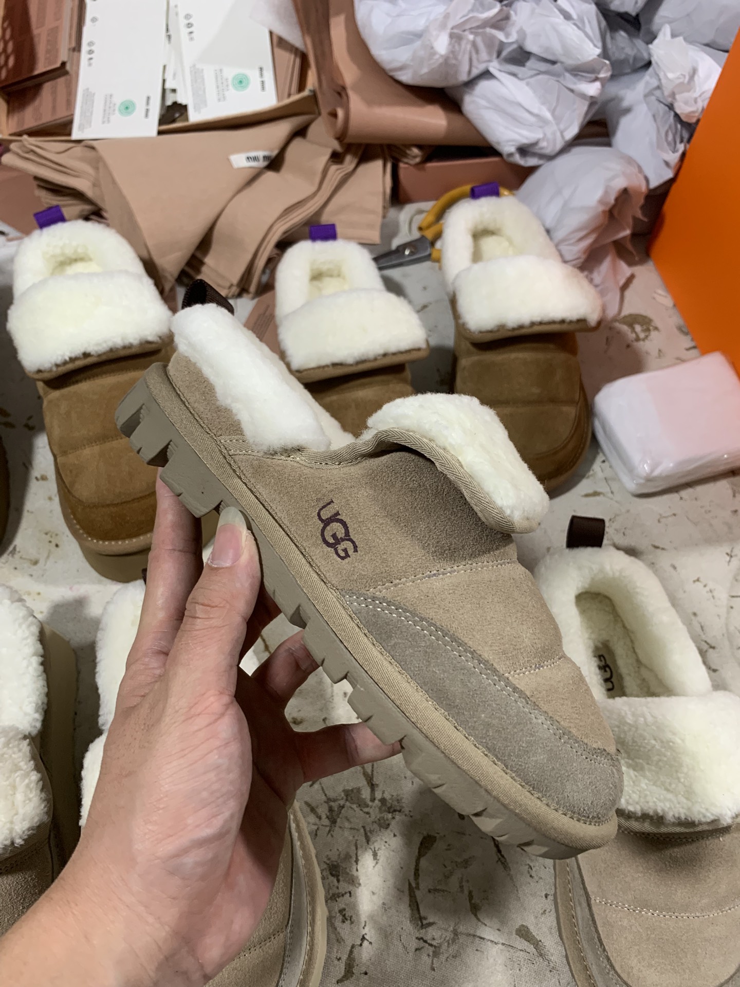 NO:693321,Khaki flat sole, detailed real shot appreciation, half-slip fur shoes19860909卡其色 平底 细节实拍鉴赏,半拖毛毛鞋,Women's Shoes