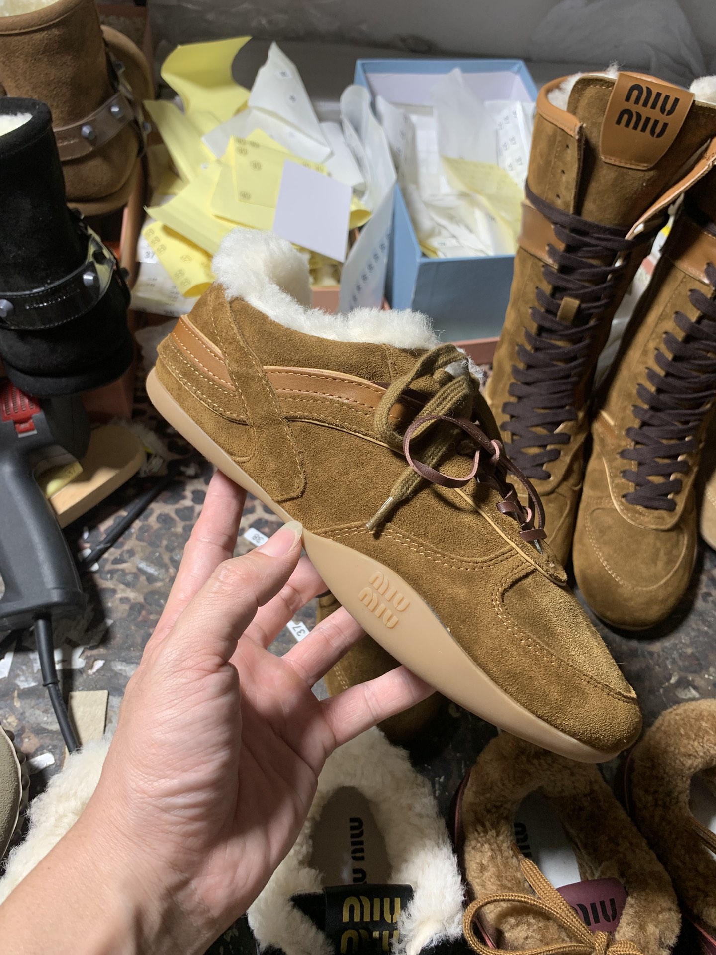 NO:693262,Brown cow woolen details real shot appreciation, casual shoes/sports shoes woolen shoes, sneakers19860909棕色牛猄 毛里 细节实拍鉴赏,休闲鞋/运动鞋毛毛鞋,sneakers,Women's Shoes