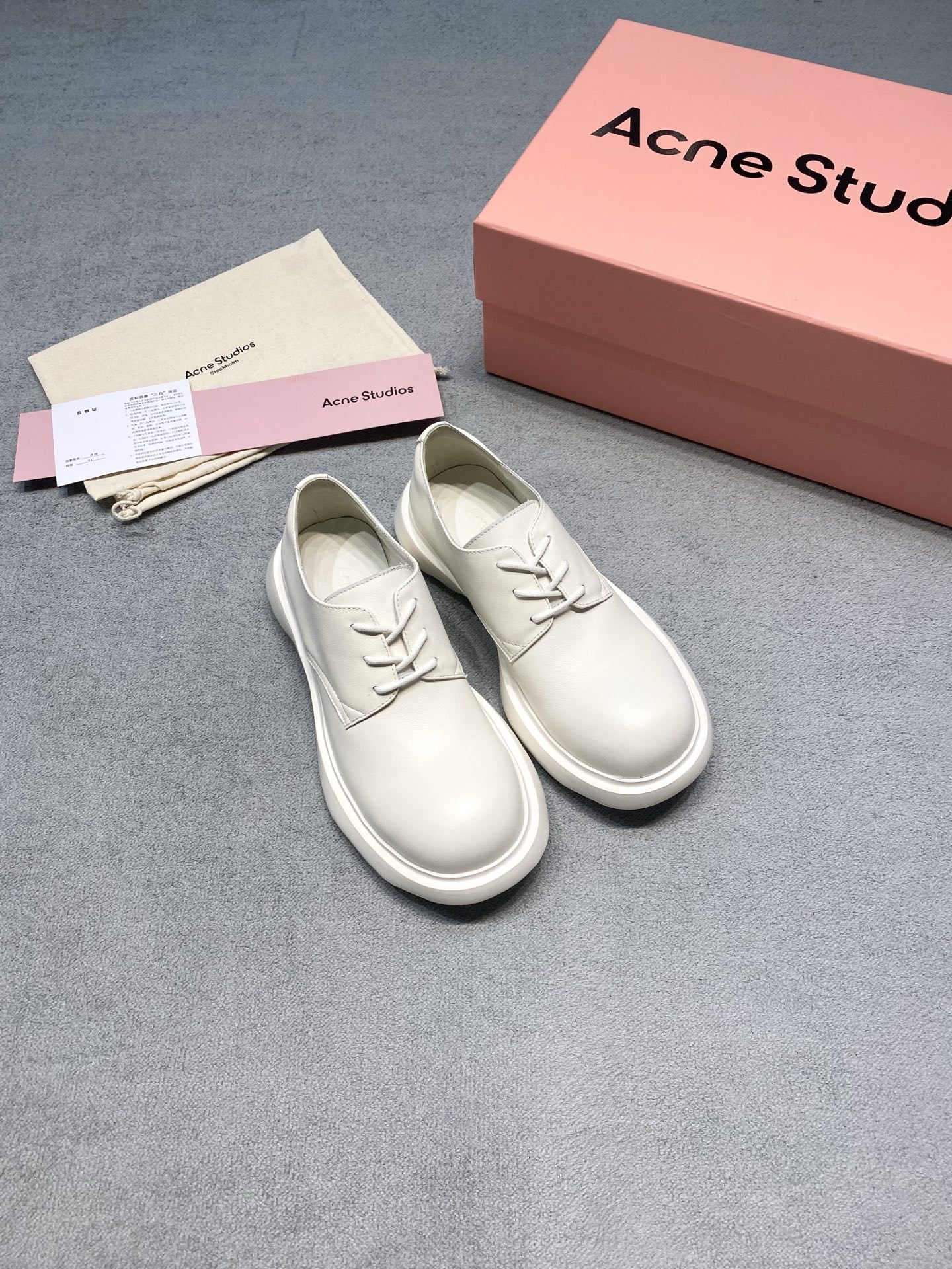 NO:706934,Original development 26ss new Acne studios* thick-soled shoes, Derby big-toe shoes, super super light! It also feels very comfortable on my feet. I would call it Acne’s most comfortable shoe! ! ! Fabric: First-layer cowhide imported from Italy Lining: Cowhide lining imported from Italy Original ultra-light outsole Size 35-39 (customized for 40) Price Extremely cost-effective, quantity and price, no negotiation for bulk orders, loafers, acne studios, dior, loafers, cowhide19860909原版开发 26ss新款 Acne studios* 厚底鞋 德比大头鞋 超级超级轻！ 脚感也很舒服 我愿称之为Acne最舒服的鞋！！！ 面料: 意大利进口头层牛皮 內里: 意大利进口牛皮里 大底原版超轻大底 码数35-39（40定做） 价格 极致性价比跑量价、散单不议价,乐福鞋,acne studios,dior,loafers,cowhide,Women's Shoes