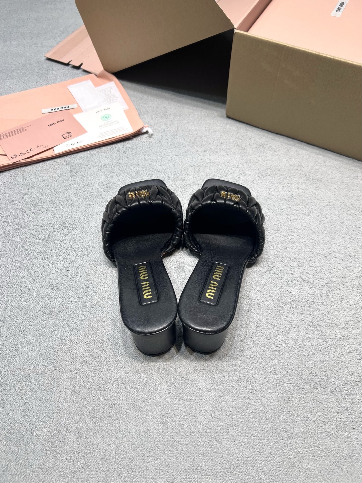 Miu Miu Slides