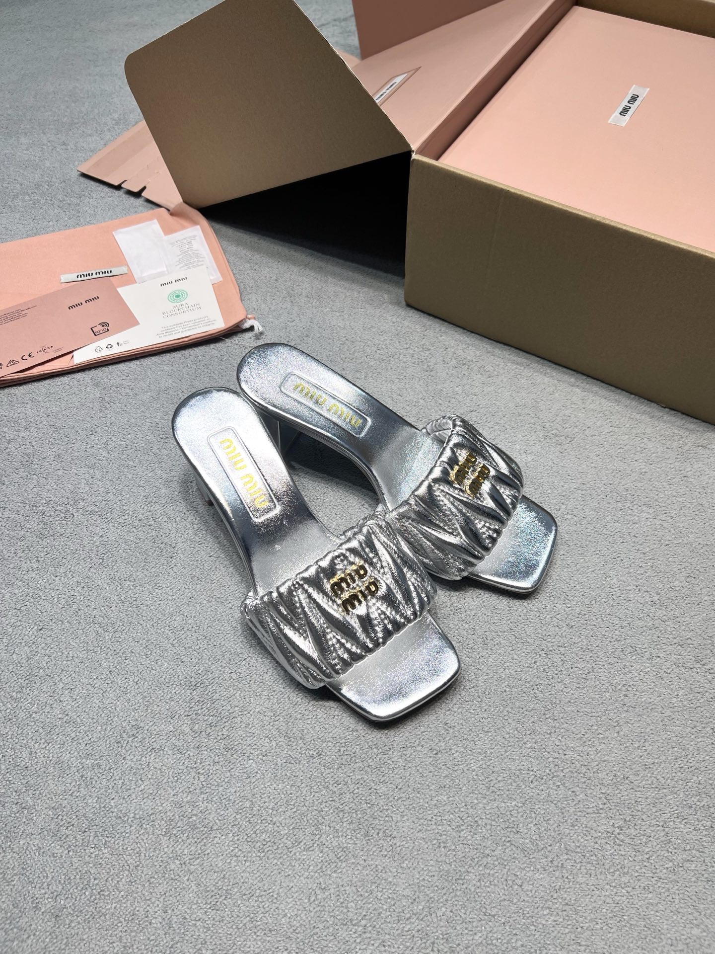 Miu Miu Slides
