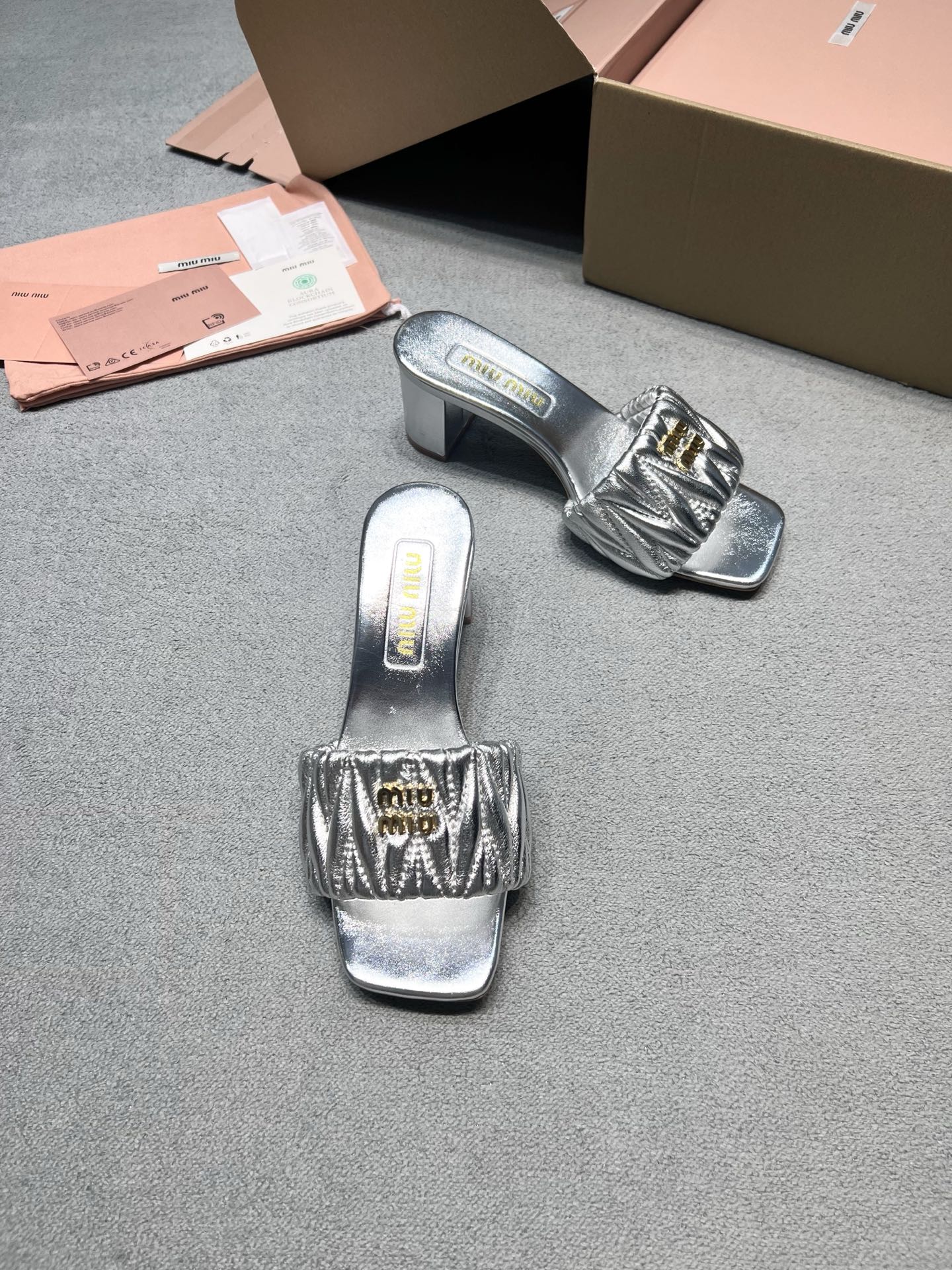 Miu Miu Slides