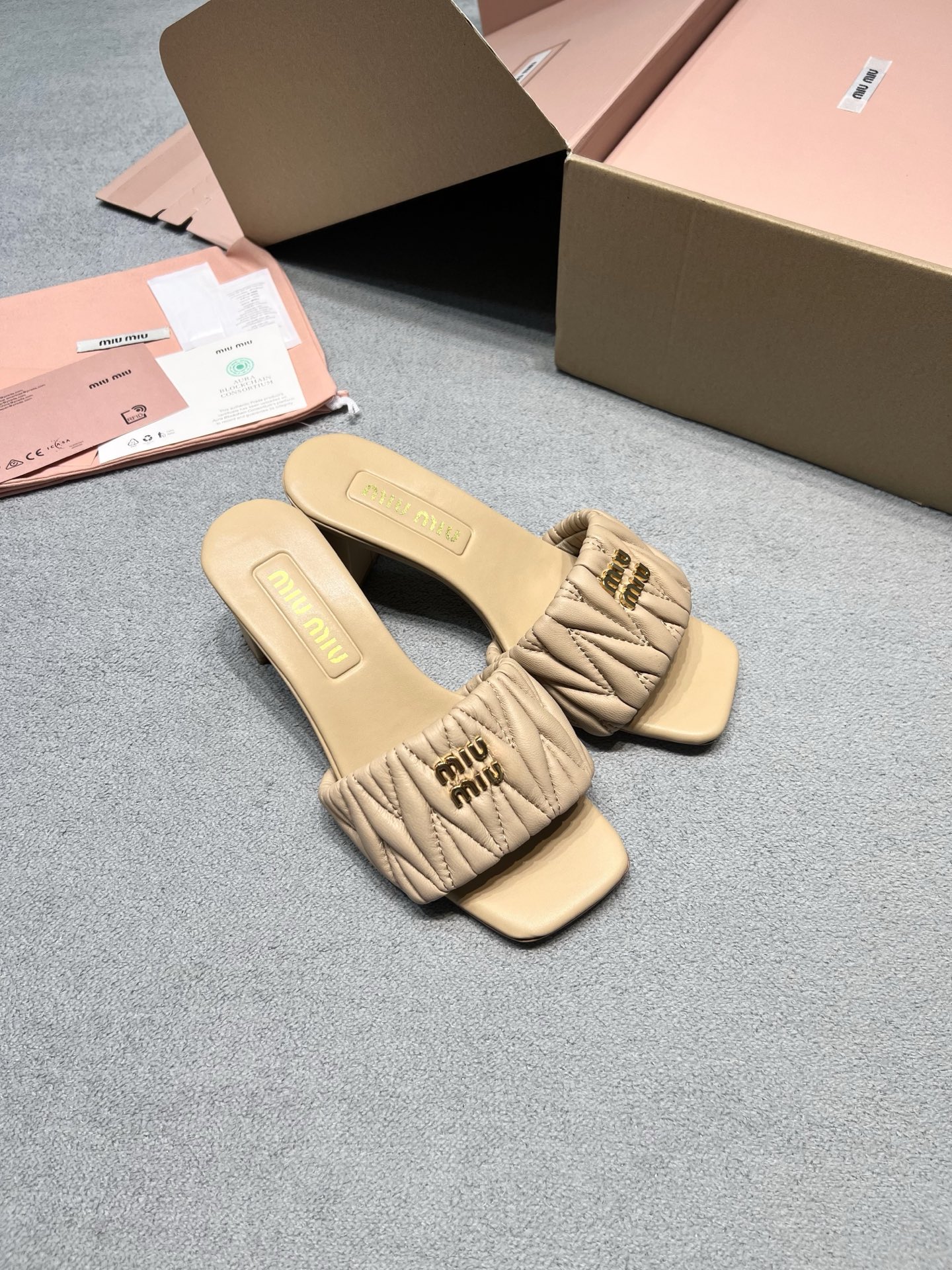 Miu Miu Slides