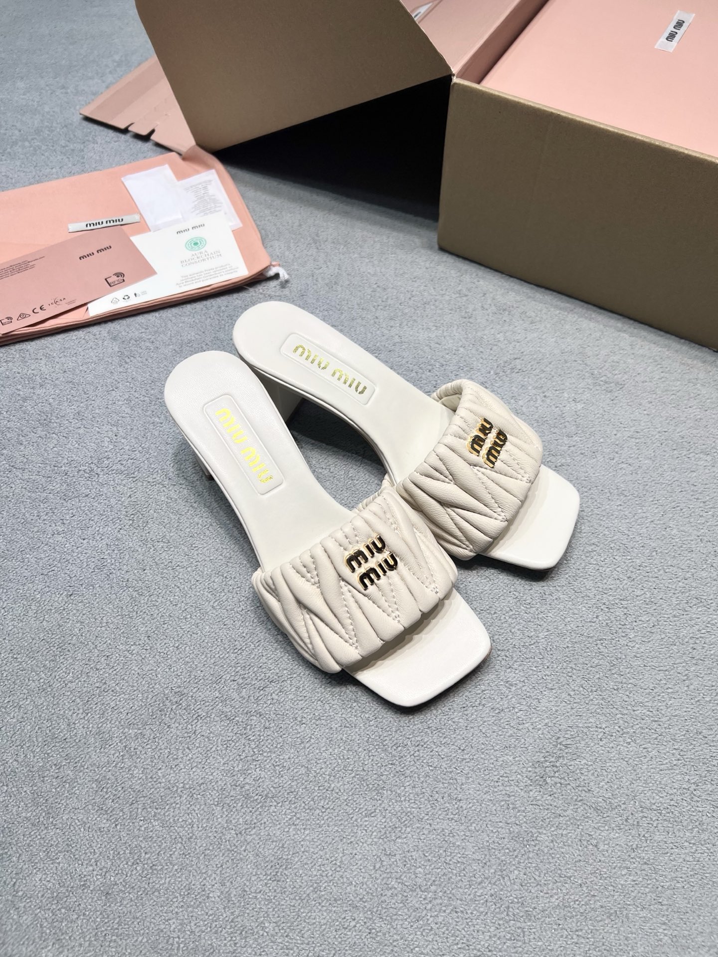 Miu Miu Slides