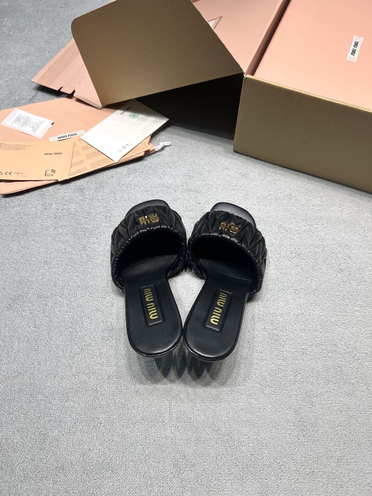 Miu Miu Slides