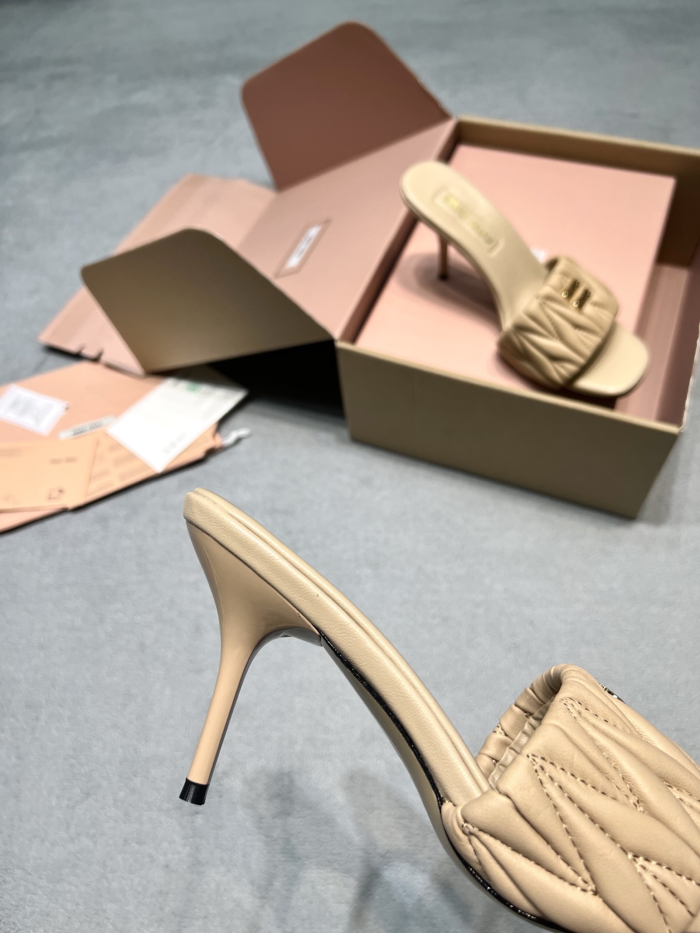 Miu Miu Slides