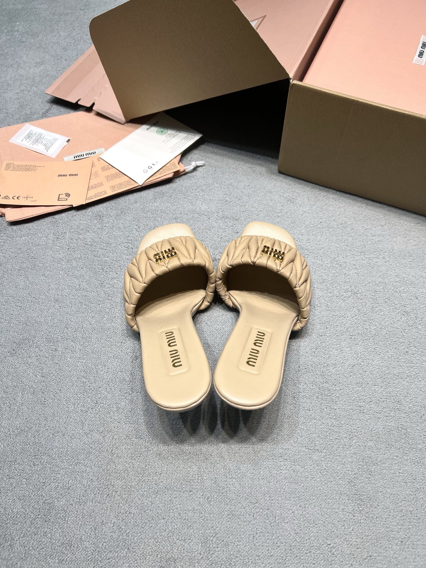 Miu Miu Slides