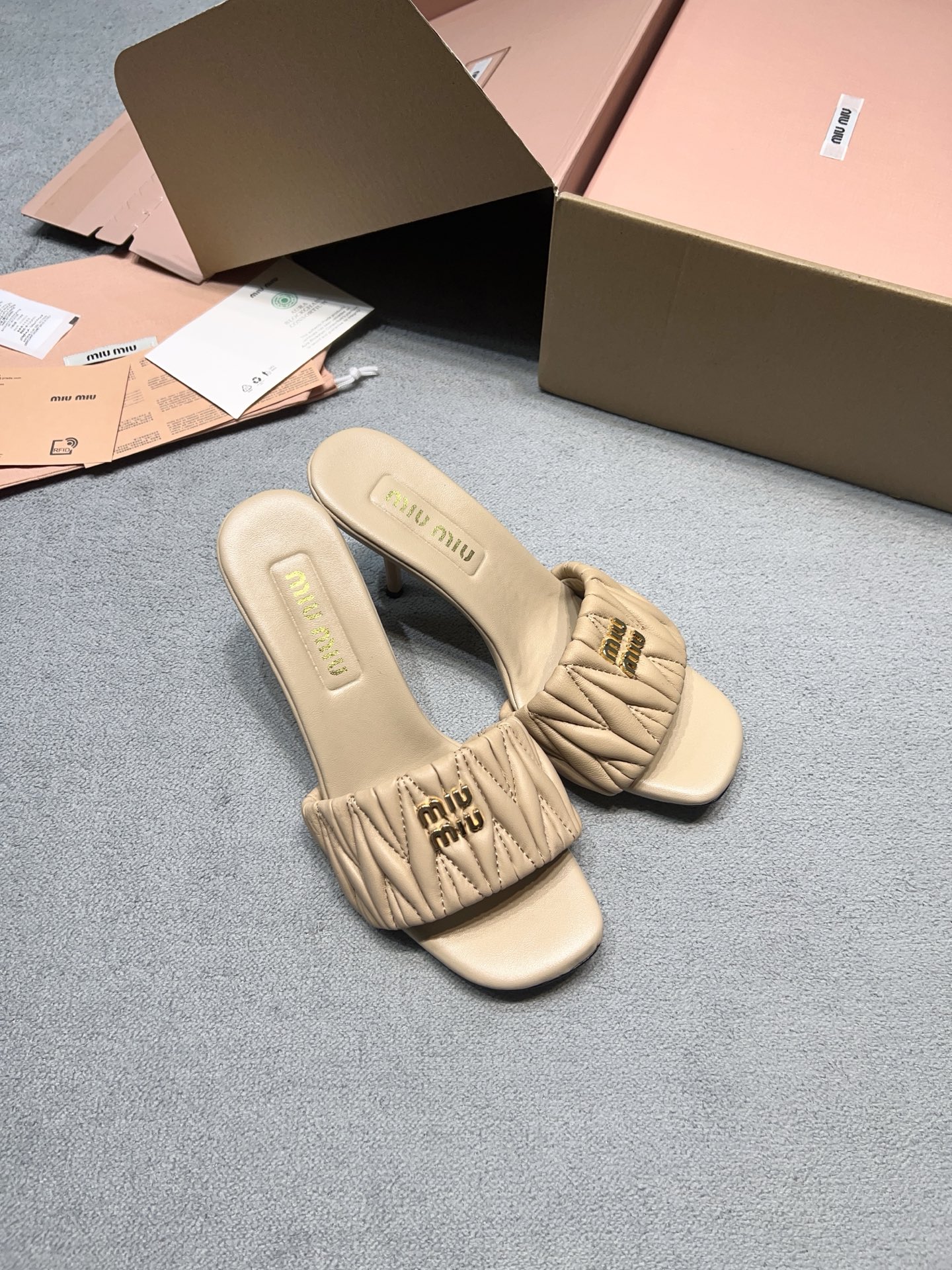 Miu Miu Slides
