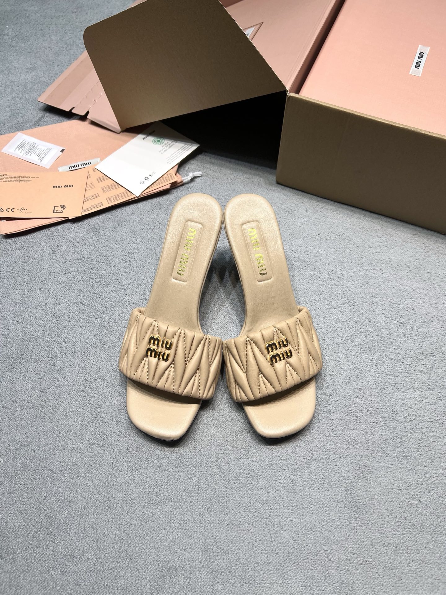 Miu Miu Slides