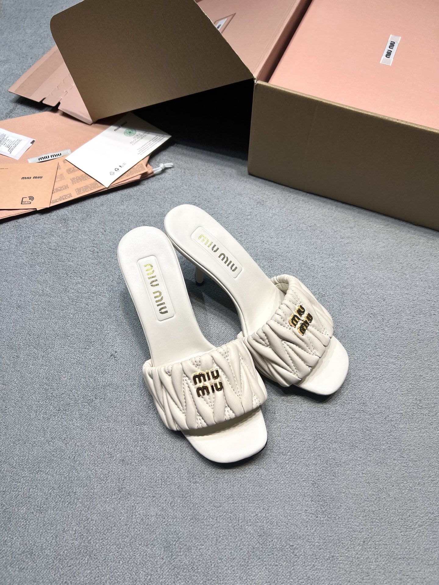 Miu Miu Slides
