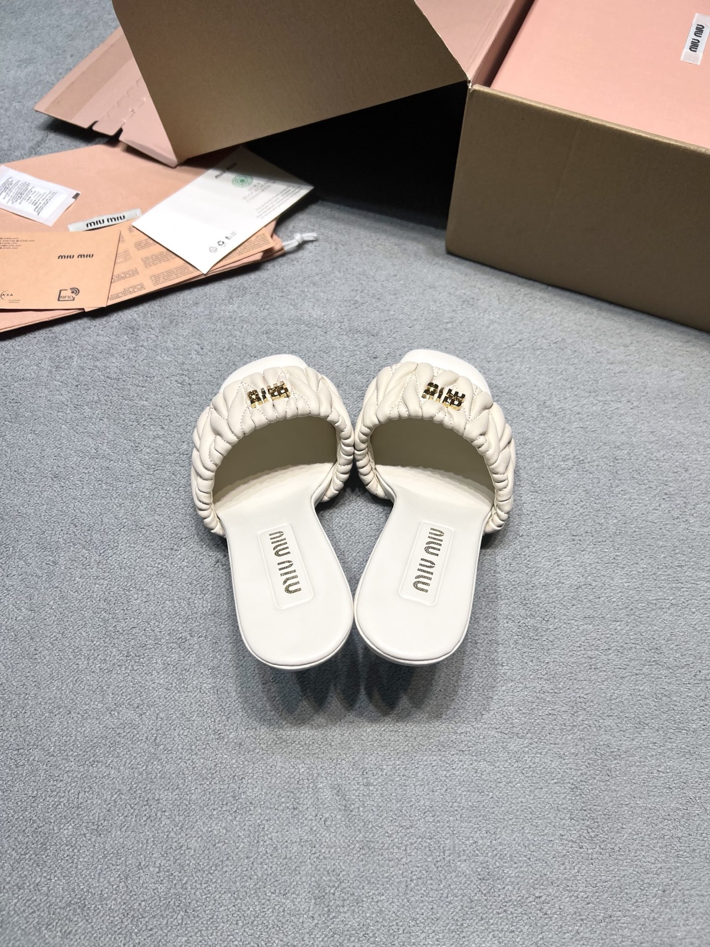 Miu Miu Slides
