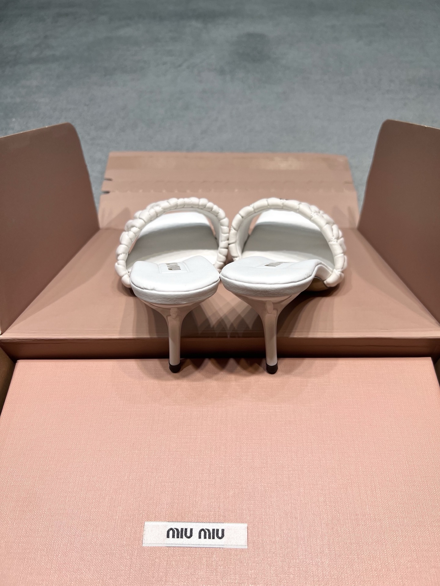Miu Miu Slides