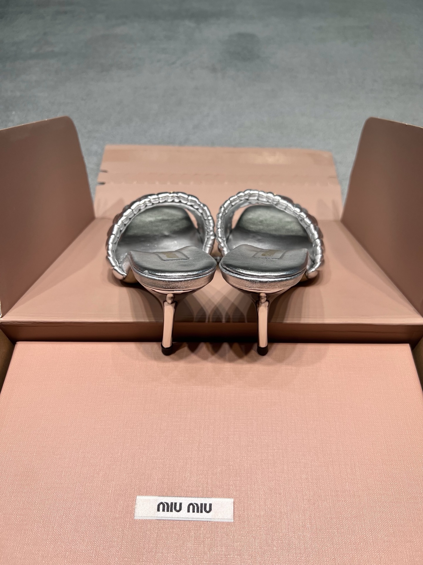 Miu Miu Slides
