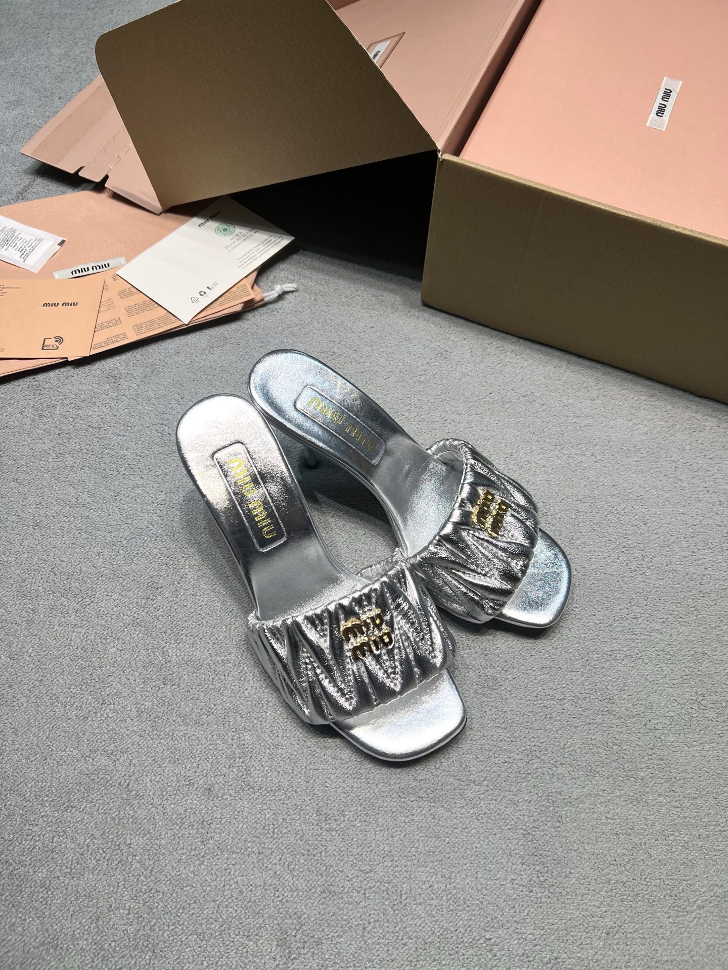 Miu Miu Slides