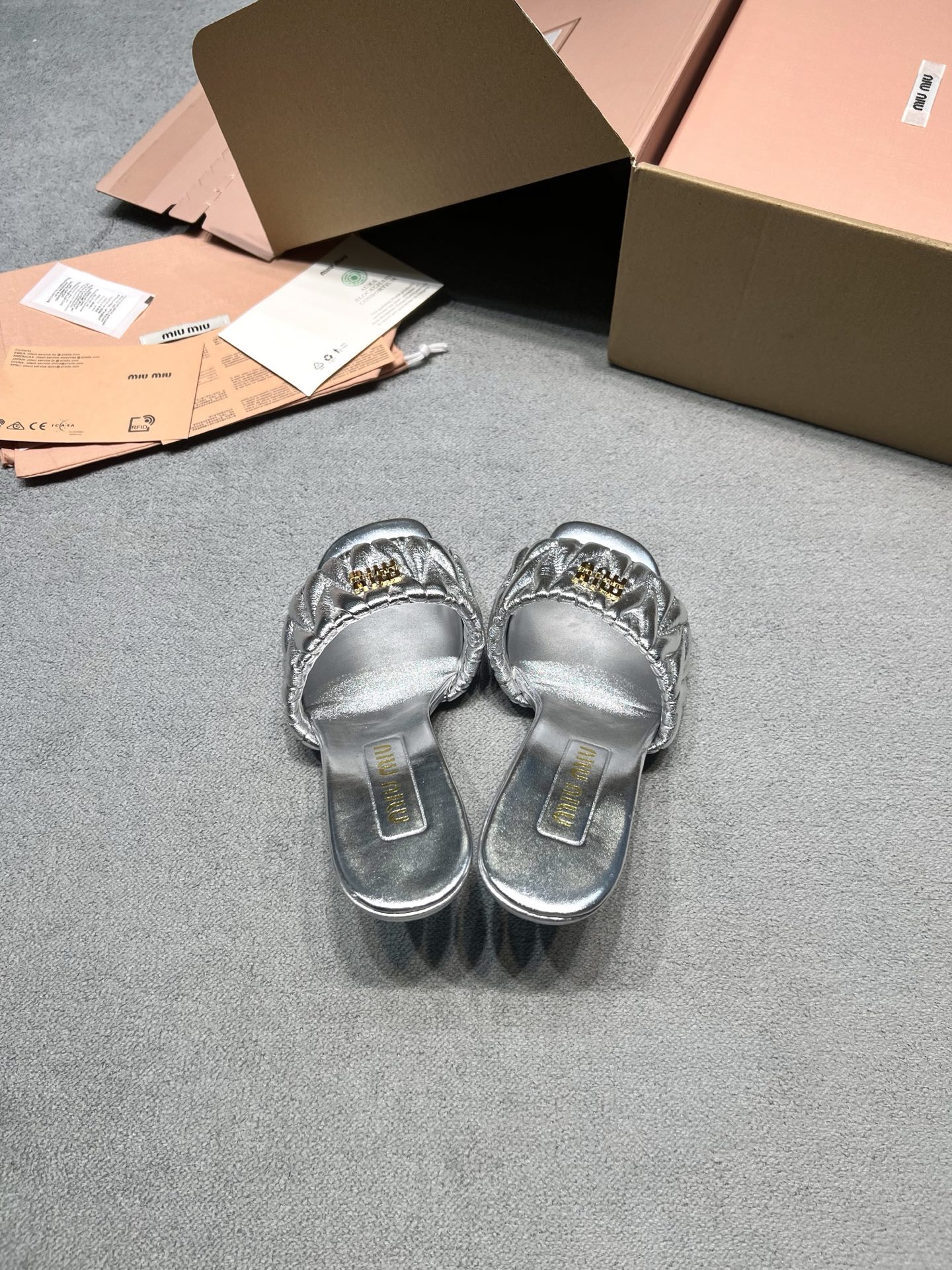 Miu Miu Slides