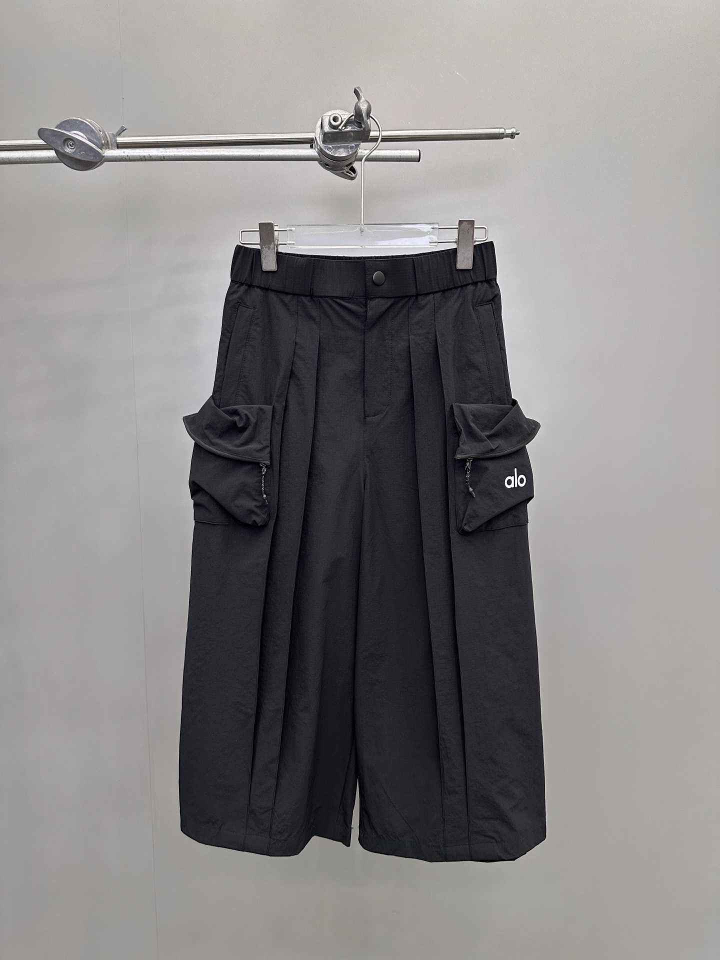 NO:327655,alo ｜ New style of outdoor casual pants, classic thick printed front and rear marks, imported nylon fabric, structural outdoor casual style, size sml, alexander wang19860909alo ｜ 新款户外休闲裤,前后经典厚版印花标,进口尼龙面料,结构户外休闲款,尺码sml,,alexander wang,Women's clothing