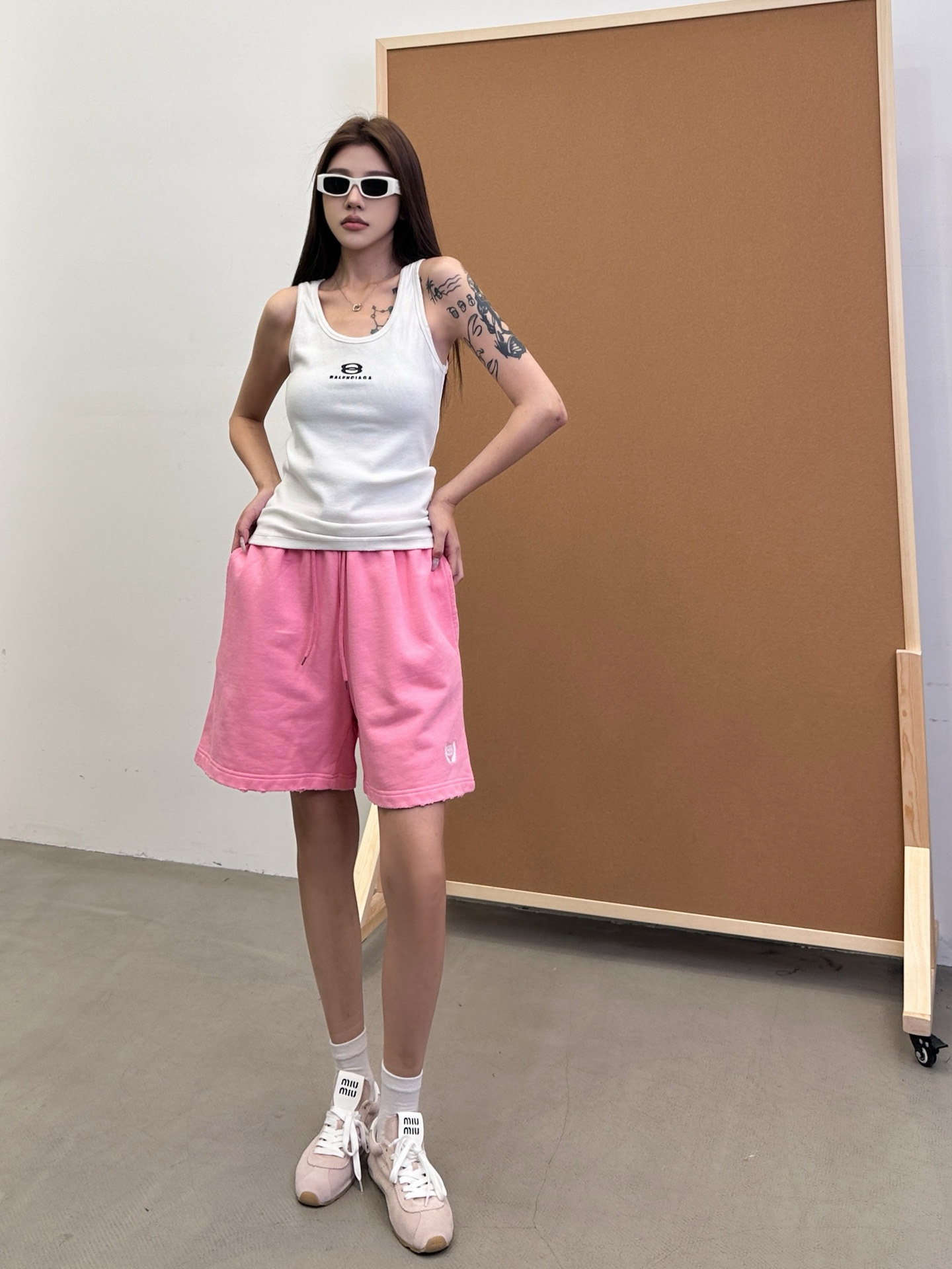 巴黎 ｜ 新款刺绣标短裤，成衣洗水吊磨工艺，最新红色刺绣标。男女同款，100%，尺码sml