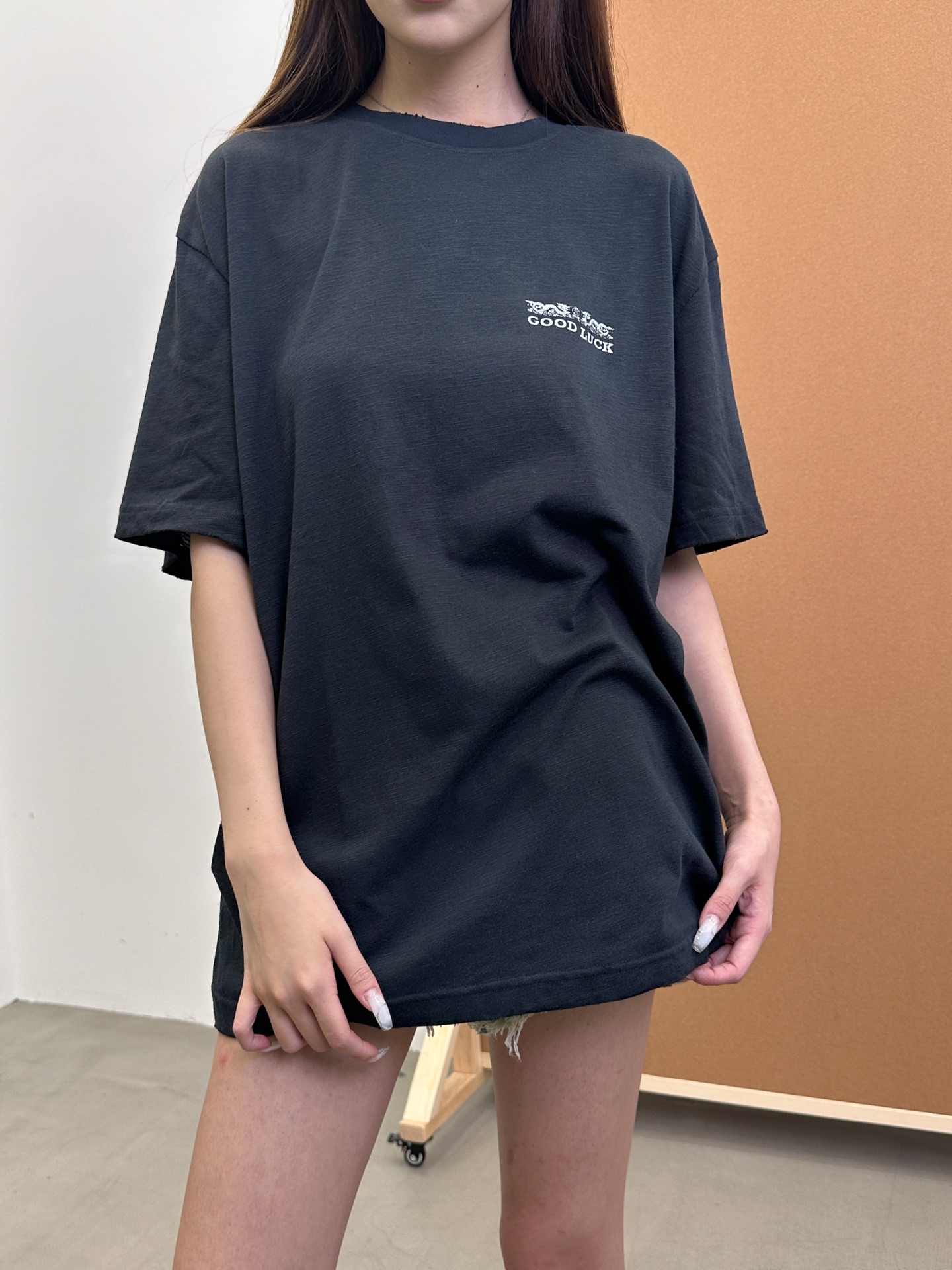 NO:333162,King | New short-sleeved t, laundry, water, hanging, spray, and front and rear printing technology, imported bamboo cotton fabric from Japan, same style for men and women, size sml, alexander wang, T-shirt, alexander wang19860909大王 ｜ 新款短袖t,成衣洗水吊磨喷色加前后印花工艺,日本进口竹节棉面料,男女同款,尺码sml,,alexander wang,T-shirt,alexander wang,Women's clothing