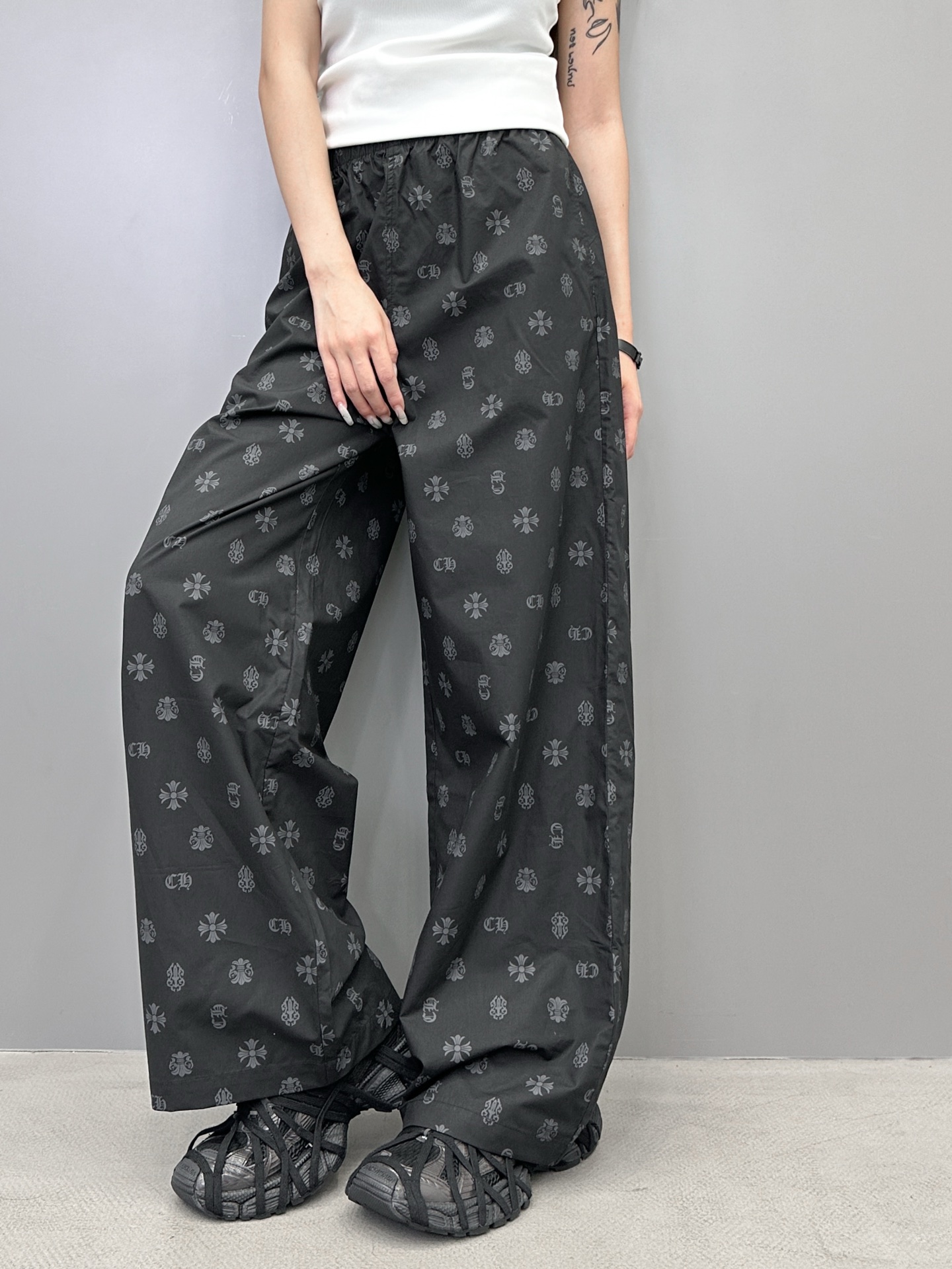 NO:412610,Croxin | New casual pants, grey cloth printing technology, lysel cotton fabric, men and women's style, size sml, chrome hearts, alexander wang19860909克罗心 ｜ 新款休闲裤,成衣坯布印花工艺,莱赛尔棉面料,男女同款,尺码sml,,chrome hearts,alexander wang,Women's clothing