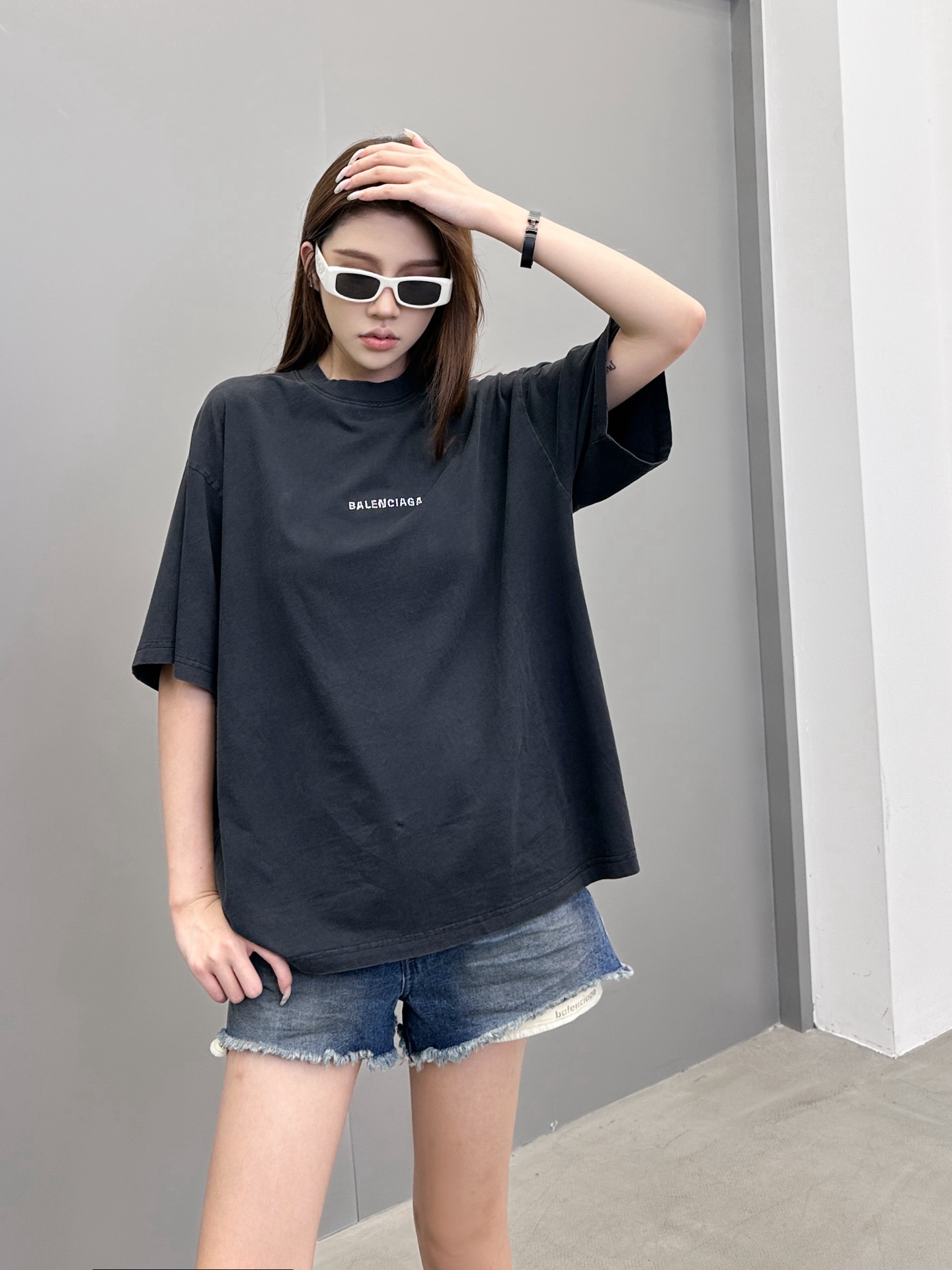 NO:412651,Paris ｜ New short-sleeved T, ready-to-wear washing water stir-fried hanging grinding and front and rear ironing technology, same style for men and women, size sml, T-shirt, alexander wang19860909巴黎 ｜ 新款短袖t,成衣洗水炒色吊磨加前后烫钻工艺,男女同款,尺码sml,,T-shirt,alexander wang,Women's clothing