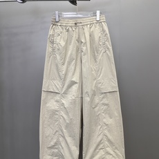 Acne | 新款工装裤,经典休闲工装版型,户外休闲面料,男女同款,尺码sml Acne | 新款工装裤,经典休闲工装版型,户外休闲面料,男女同款,尺码sml